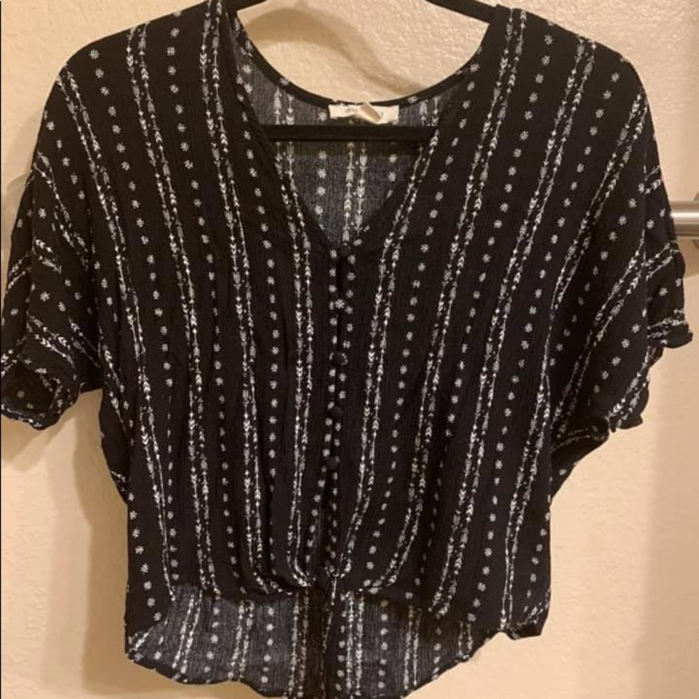 Nanamacs Boutique “back for more top”